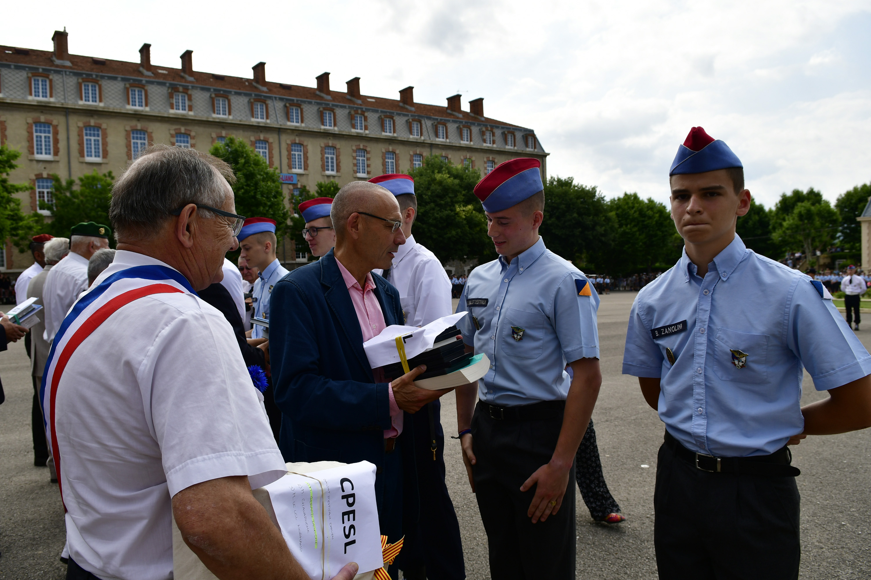 Remise Des Prix Du Cnrd Au Lycee Militaire D Aix En Provence Memoire Et Espoirs De La Resistance